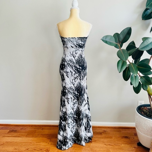 Va Va Voom strapless maxi dress - Picture 5 of 6
